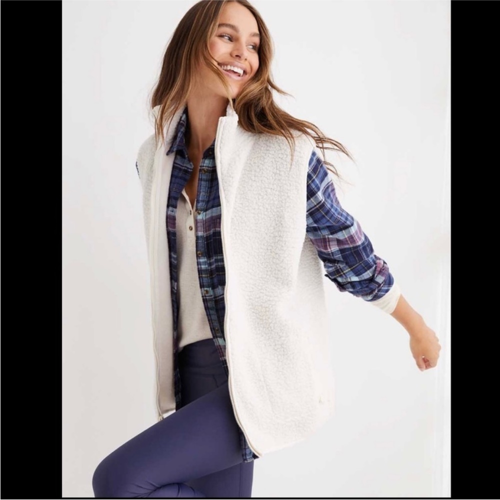 NWT Aerie Sherpa vest